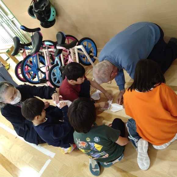 1月9日(金)　高齢者交流会【お正月あそびを楽しもう】